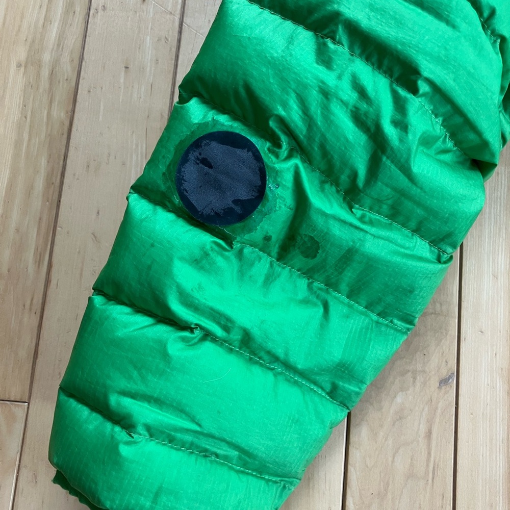 Patagonia Men's Green Down Jacket - Picture 7 of 7